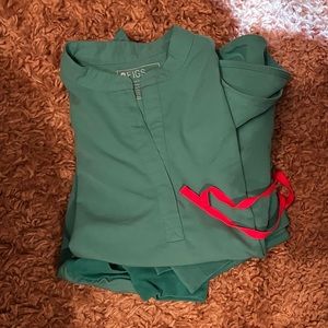 Figs Scrubs Set, Surgical Green ORIGINAL RELEASE W/ 💖HOT PINK 💖 TIES
